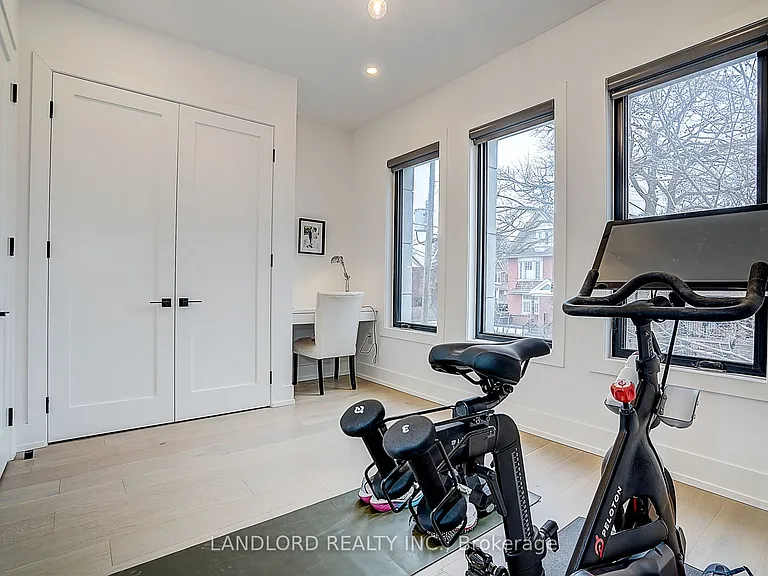 21 Shudell Ave — Photo 33