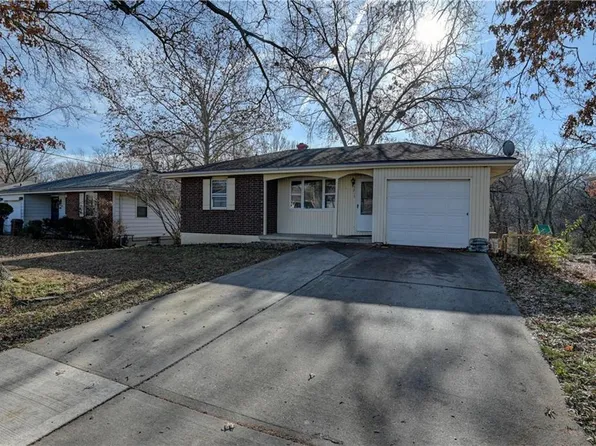 5213 NE 56th Pl, Kansas City, MO 64119