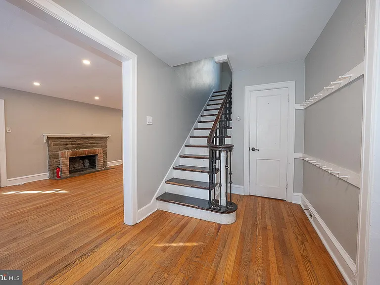 625 Chelten Hills Dr — Photo 5