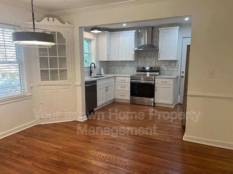 4 bed, 2.0 bath, 1859 sqft, $2,495 — Photo 3