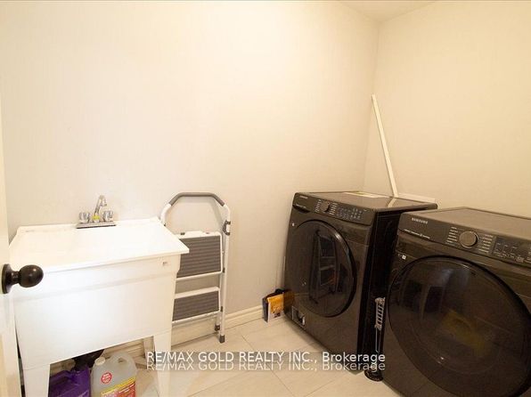 92 Middleton Ave, London South, ON N6L 1K3