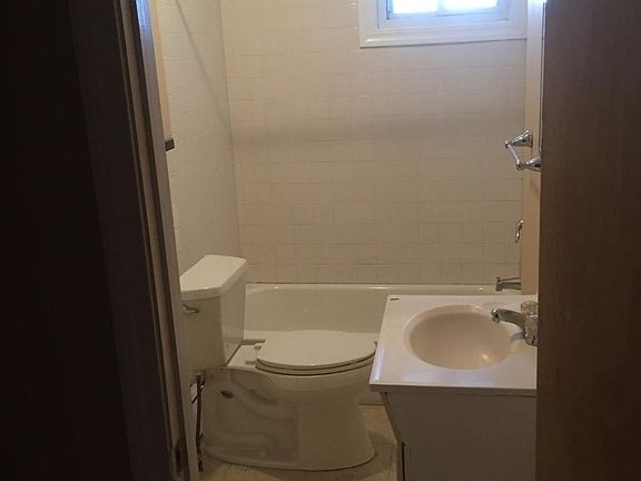 3rd image of 22 Townley Street 2 And 3 Bedroom Units Available