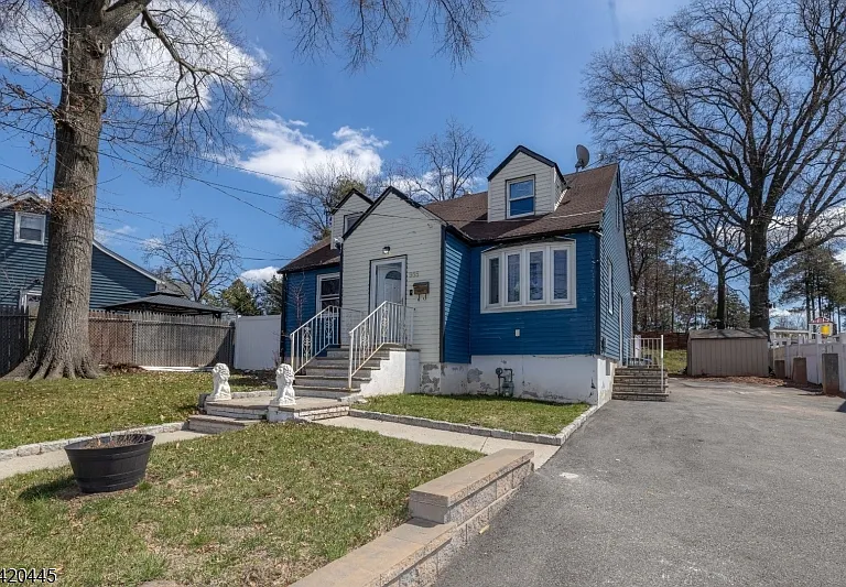 955 Liberty Ave — Photo 1