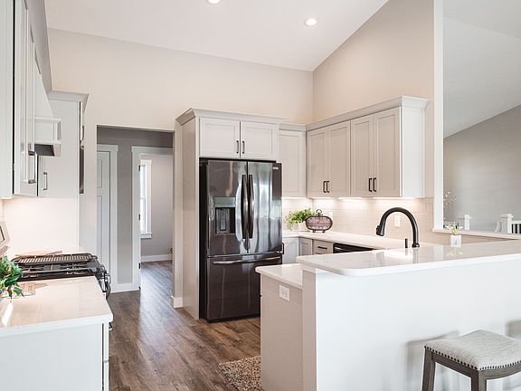 5th image of 208 Wentworth Dr