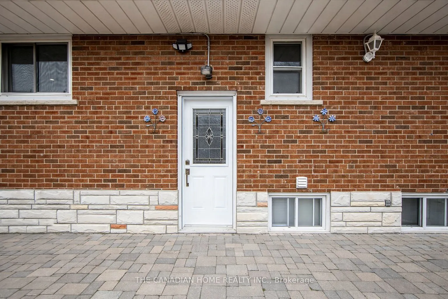5 bed, $2,000 — Photo 2