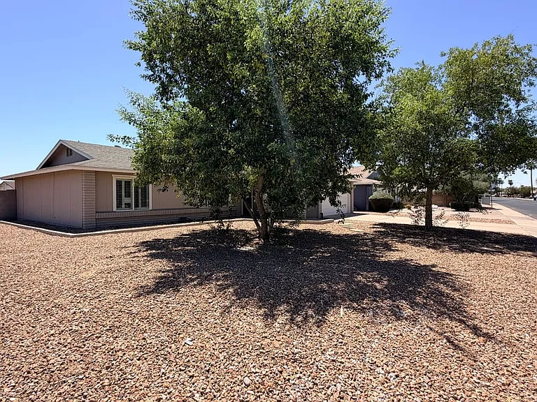 2303 S Cottonwood Dr — Photo 3