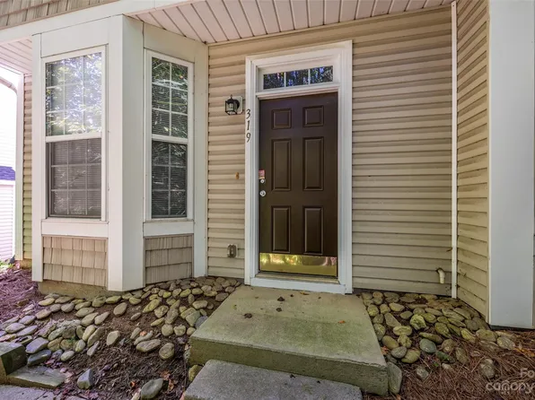 319 Alabarda Ln, Charlotte, NC 28273
