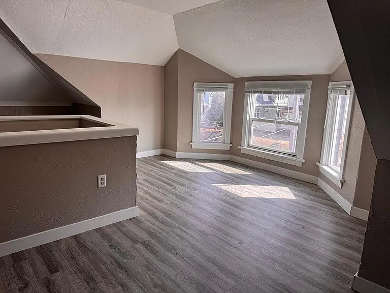 2212 F St #2 — Photo 15