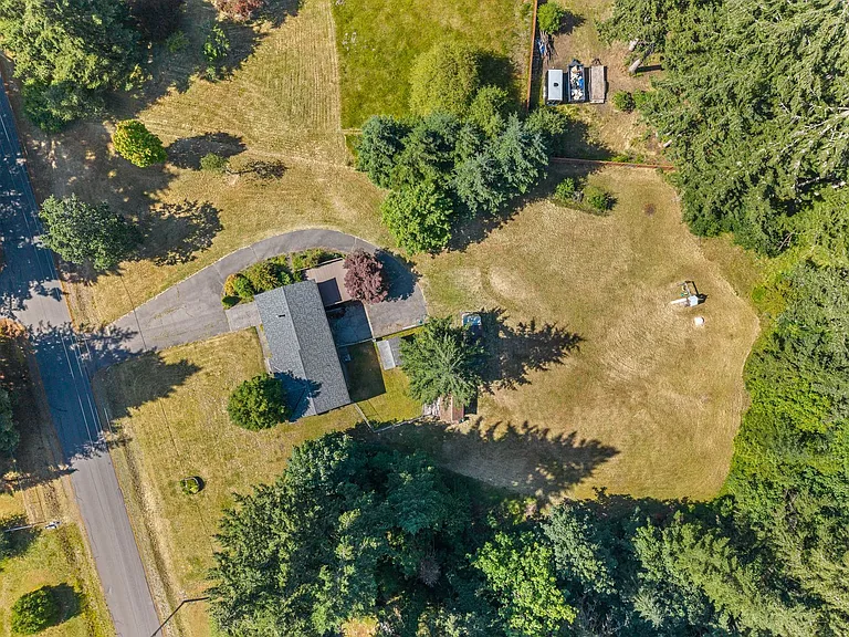 11322 Skagit Dr SE — Photo 37