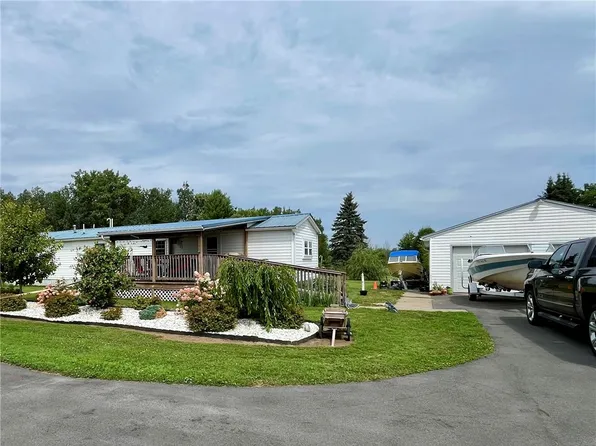 12297 Tyrrell St, Wolcott, NY 14590