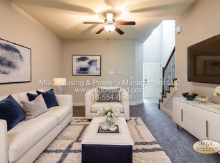 2124 SW Timbertrace Ln, Lees Summit, MO 64082