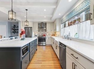 11 Countryside Ln, Marblehead, MA 01945