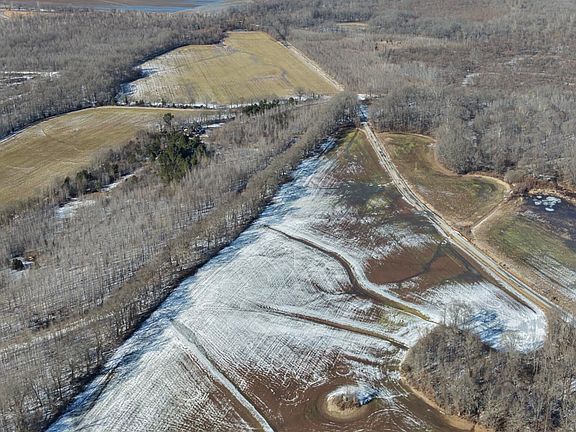 2nd image of 475 Campground Rd