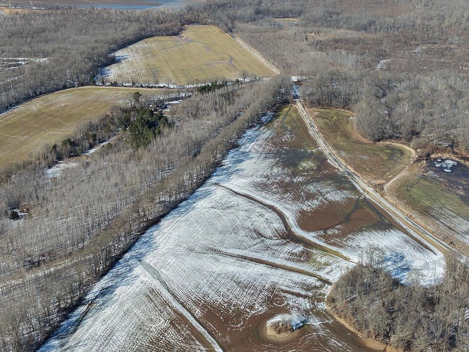 2nd image of 475 Campground Rd