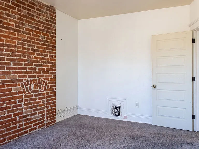 Renovated Apartments in West Wash Park — Photo 3