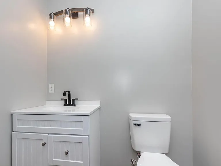 1715 E Oliver St #1 — Photo 10