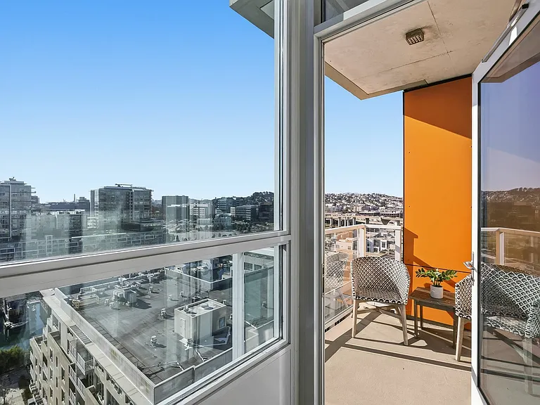 300 Berry St #1008 — Photo 12