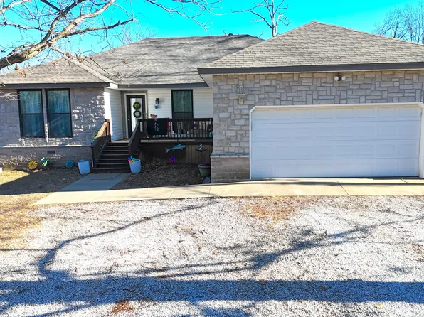 233 Castle Gate Drive, Seymour, MO 65746