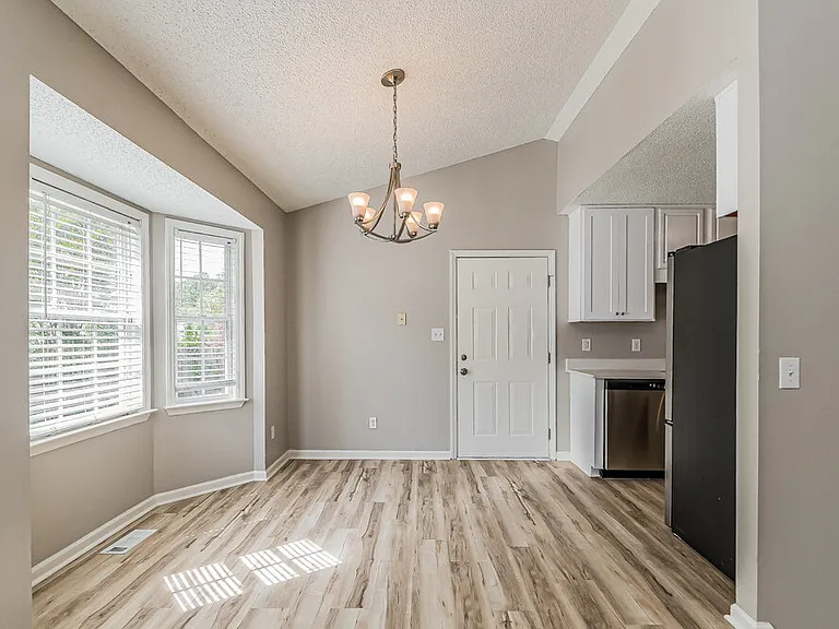 1012 S Willhaven Dr — Photo 4