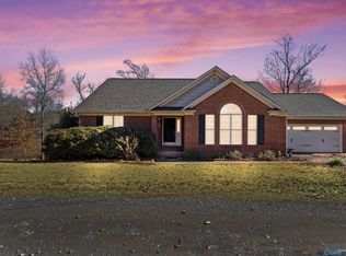 50 Pendleton Dr, Guntersville, AL 35976