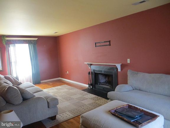 Living Room opens onto Deck