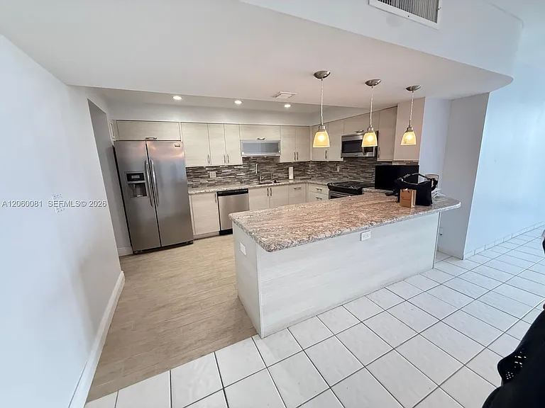 5825 Collins Ave #7B — Photo 6