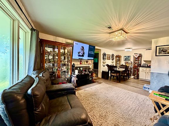 4th image of 11538 W Oak Dr