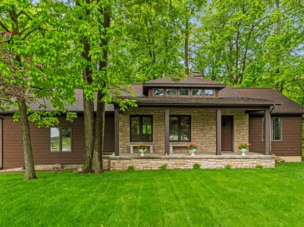 5275 N Feather Valley Rd, Fremont, IN 46737