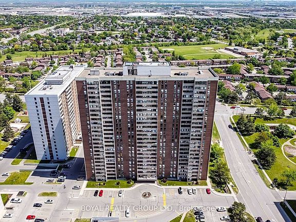 2nd image of 18 Knightsbridge Rd #303
