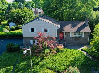 17 Goldfinch Dr, Wyomissing, PA 19610