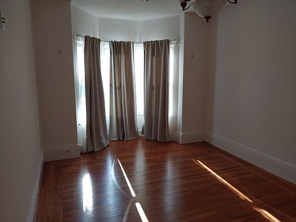 3rd image of 939 Guerrero St #B