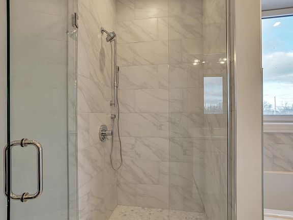 5th image of 3759 S Lake Park Ave #2S