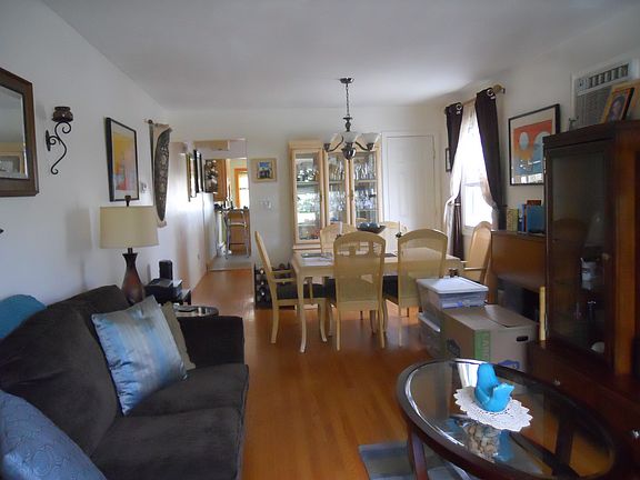 3rd image of 54 Livingston Ave