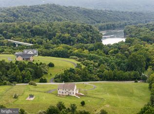 79 Falcon Ridge Dr, Charles Town, WV 25414