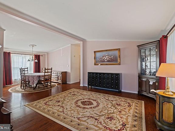 4th image of 561 Spring Meadow Cir