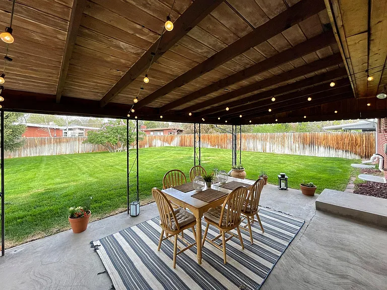 2551 S Ivy St — Photo 15