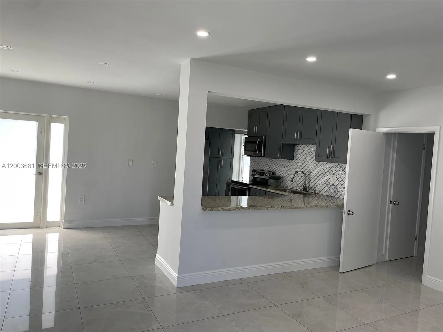 5 bed, 1646 sqft, $5,000 — Photo 2