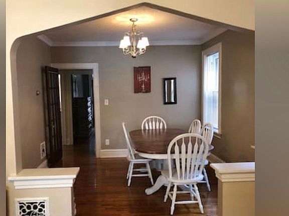 4th image of 5042 Winona Ave #1