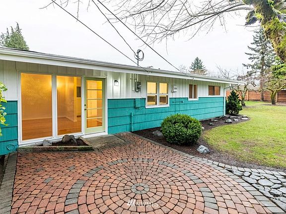 4th image of 4527 17th Ave SE