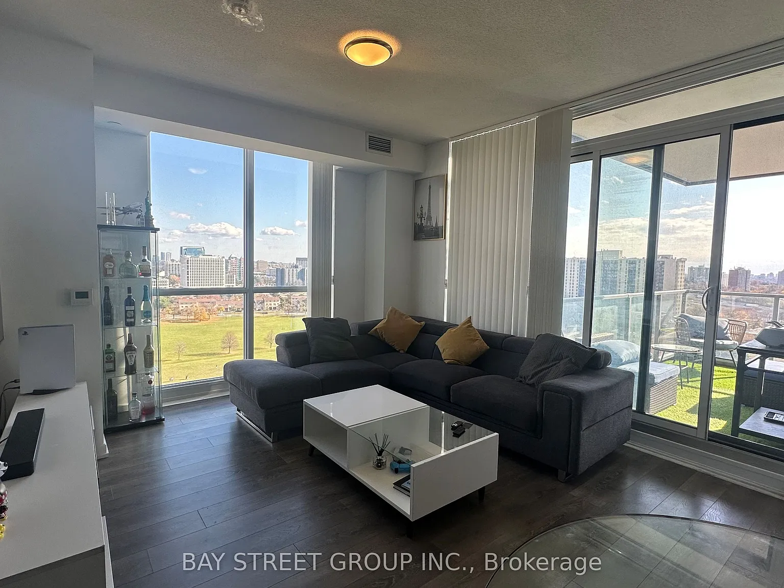 3 bed, $2,950 — Photo 4