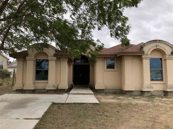 802 Roma Ave, Zapata, TX 78076