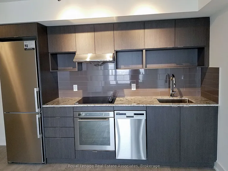 7 Mabelle Ave #2406 — Photo 3