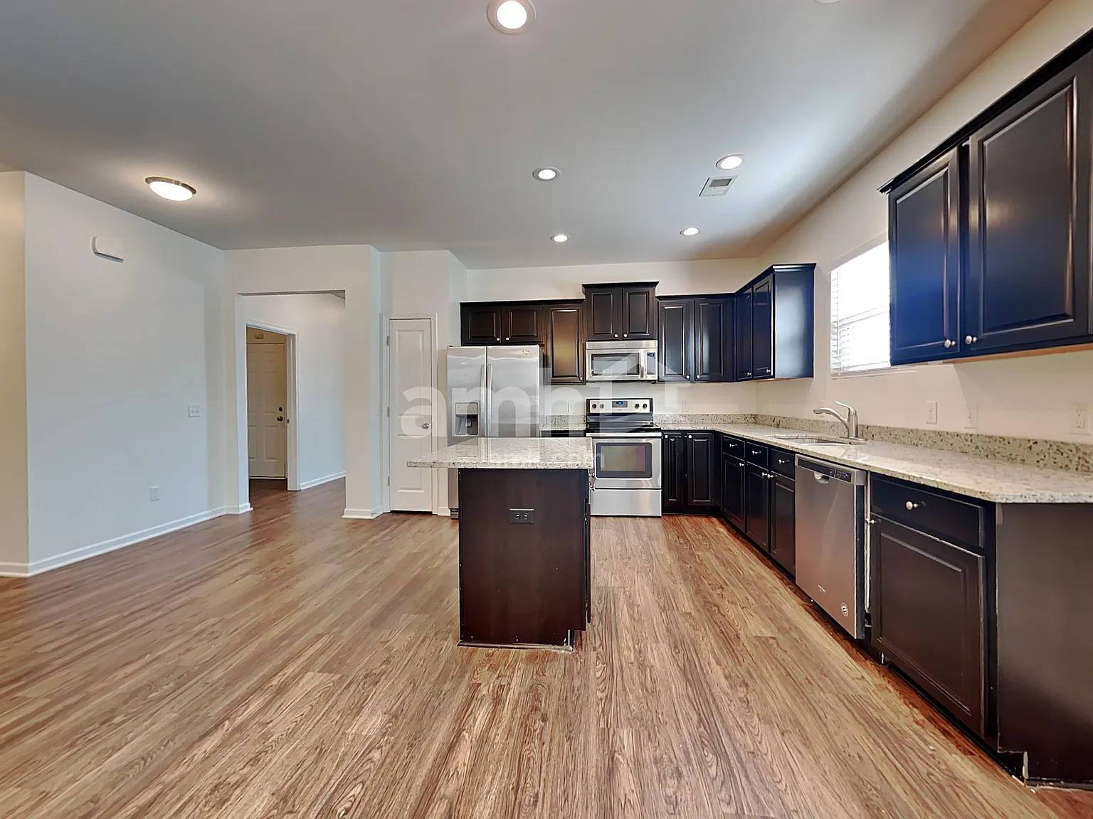 3 bed, 2.0 bath, 2063 sqft, $2,555 — Photo 3