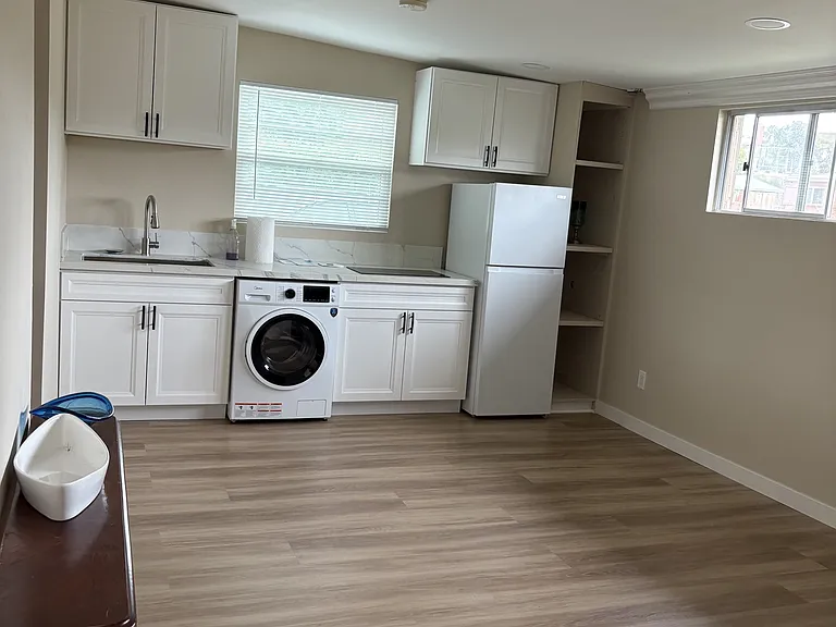 418 Honeysuckle Ln #1-B — Photo 5