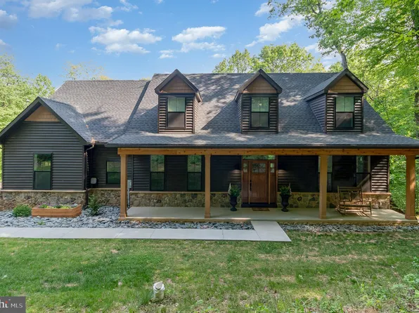 35 Fox Creek Rd, Wrightsville, PA 17368