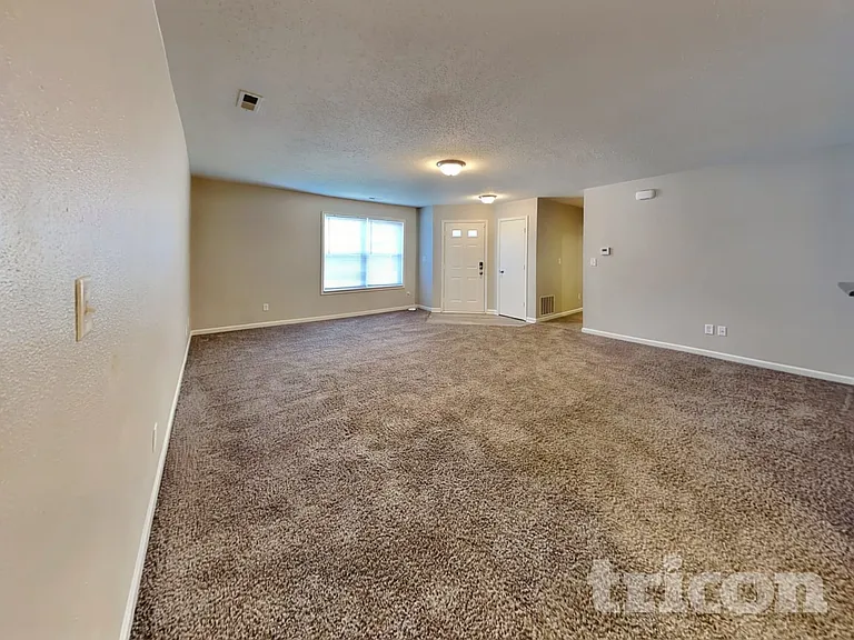 5314 Cliff Ridge Dr — Photo 3