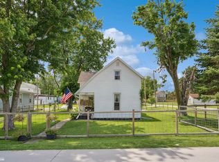 204 Middle St, Mediapolis, IA 52637