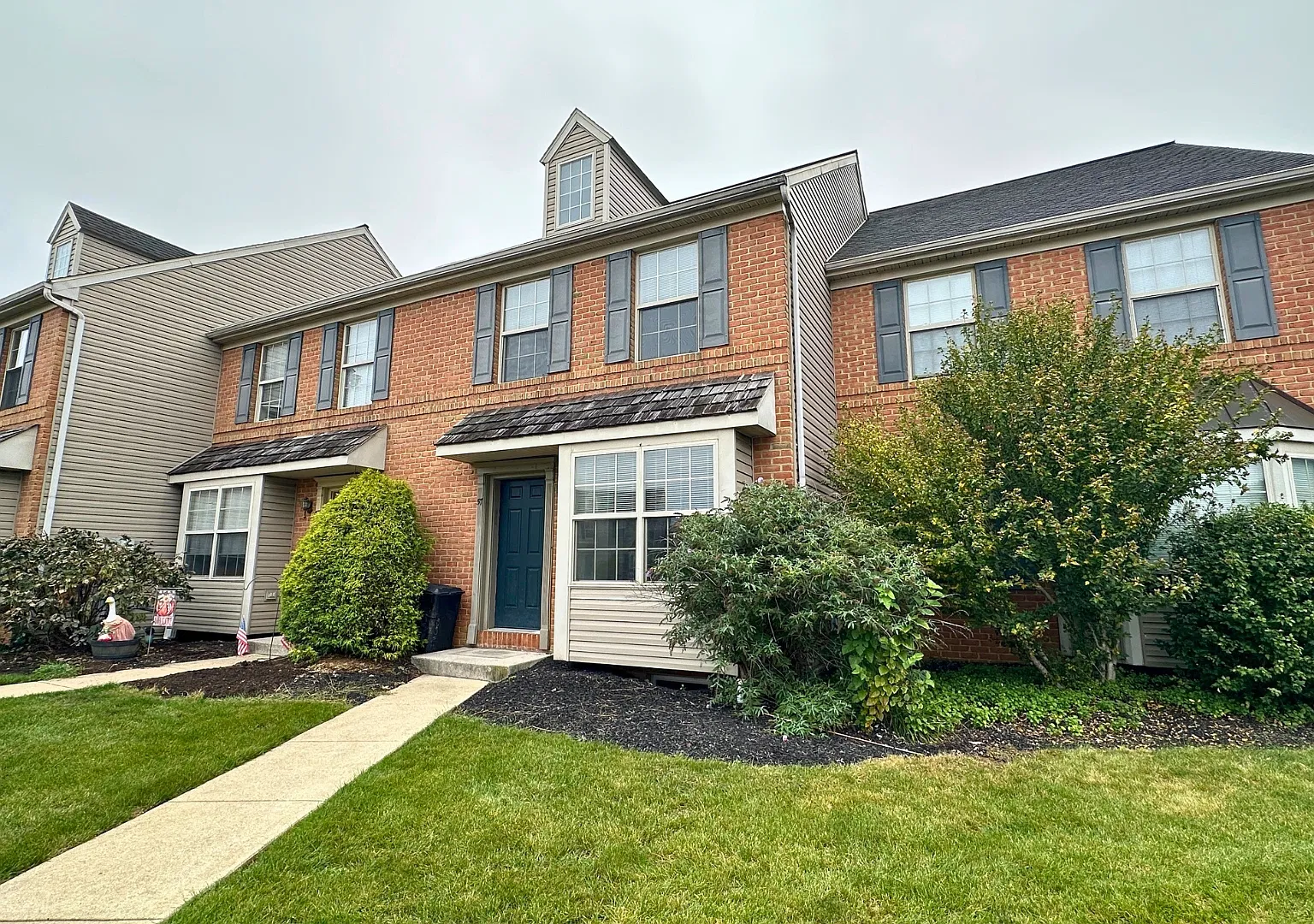 3 bed, 1.5 bath, 1391 sqft, $1,750 — Photo 2