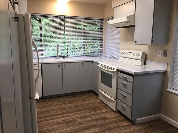 4th image of 7307 Zircon Dr SW