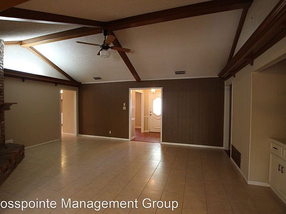 5th image of 601 Bentley Ct